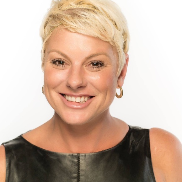 Meet your Posher, Tiffany - Picture 1 of 4